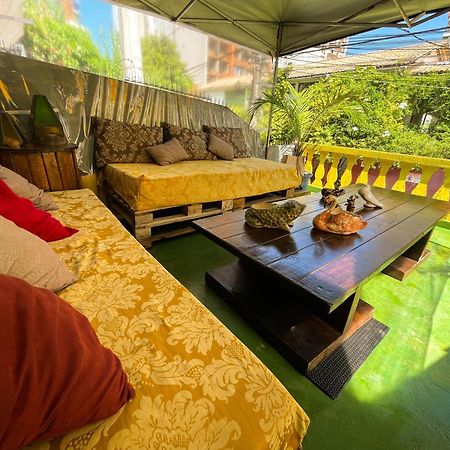 סלבאדור Hostel E Pousada Casa Amarela מראה חיצוני תמונה